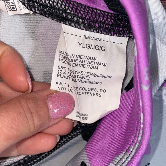 Girls Under Armour Heat Gear Leggings size large like new in great condition - Picture 2 of 3